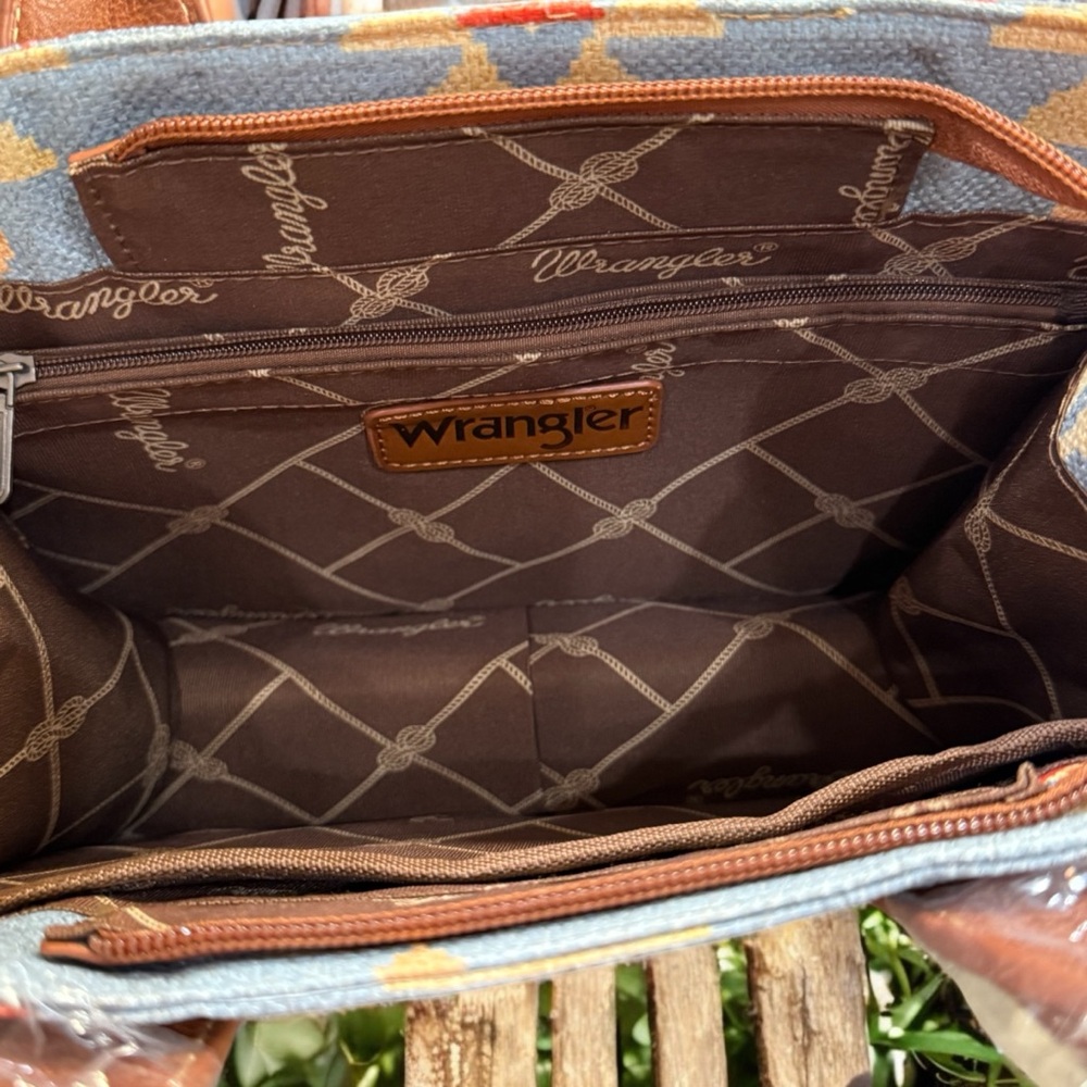 NWT Wrangler Aztec Tote Bag For Women - Picture 2 of 2